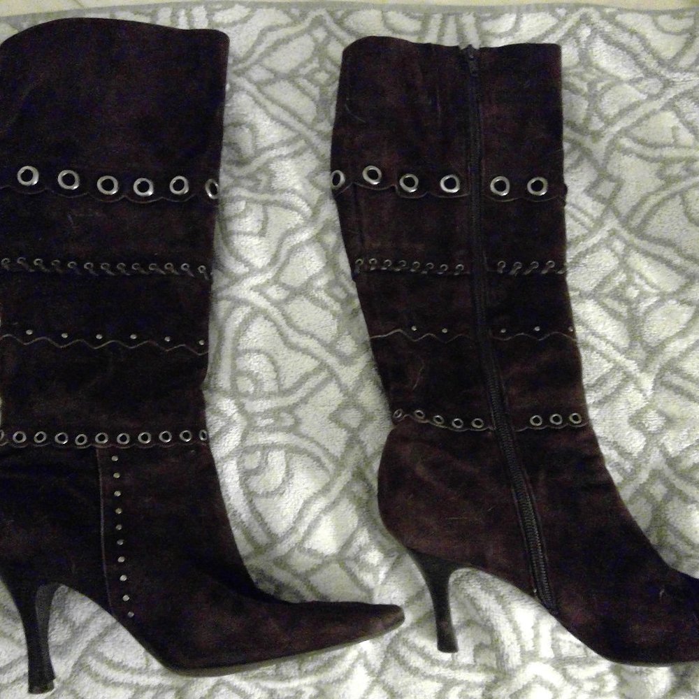 Gorgeous rare brown vintage Antonio Melani boots